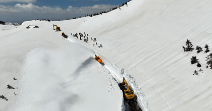 八幡平アスピーテライン除雪作業風景2024 八幡平アスピーテライン除雪作業風景2024